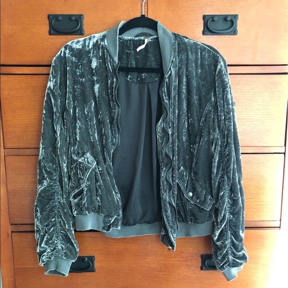 Free People Ruched Bomber size XS Sold Out! - Picture 3 of 6